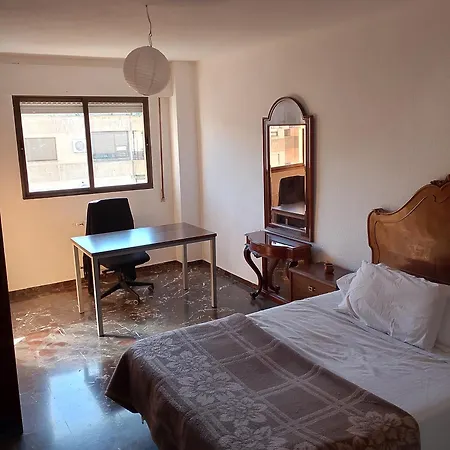 Habitación Amplia con Vistas-2